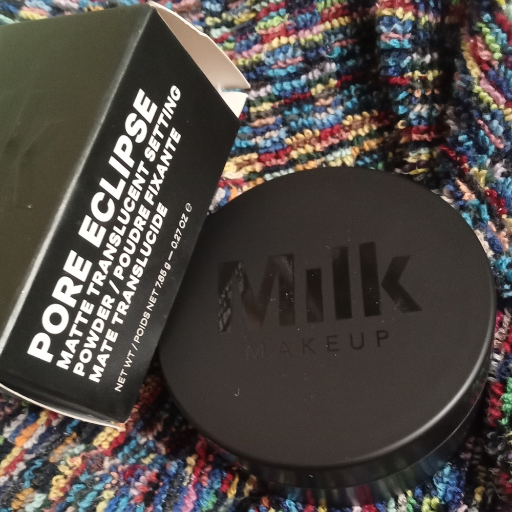 MILK MAKEUP Pore Eclipse Setting Powder. MED